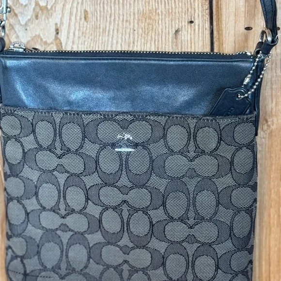 Authentic COACH Crossbody Bag See Photos - Picture 4 of 14